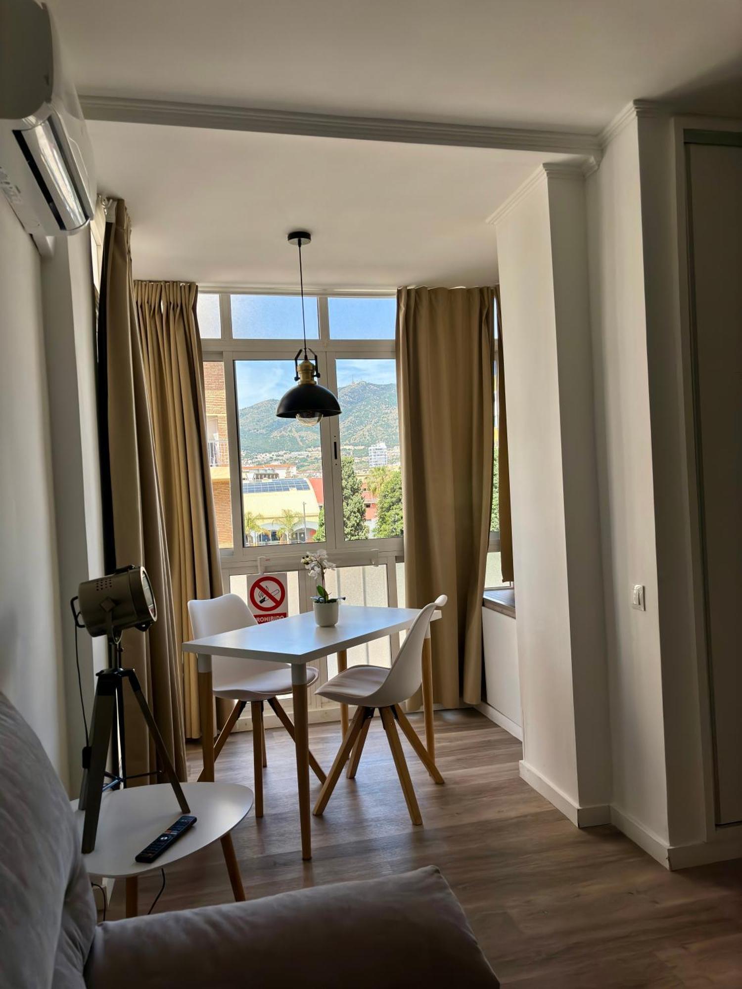 Ar Apartments - Central And Cozy Apartment In Benalmádena Eksteriør bilde