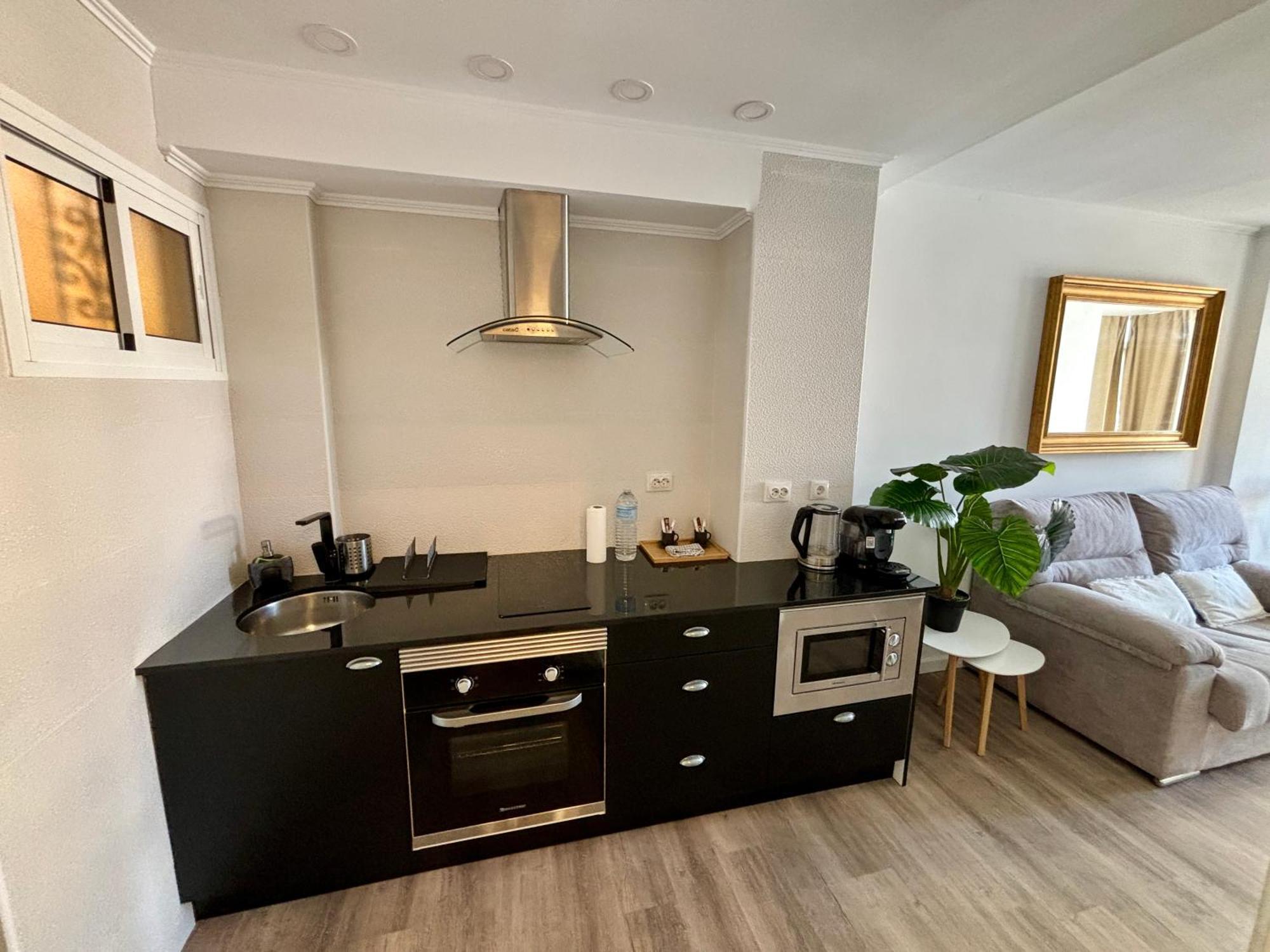 Ar Apartments - Central And Cozy Apartment In Benalmádena Eksteriør bilde