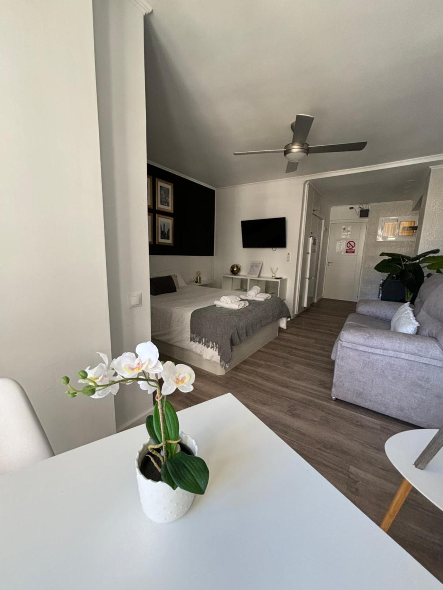 Ar Apartments - Central And Cozy Apartment In Benalmádena Eksteriør bilde