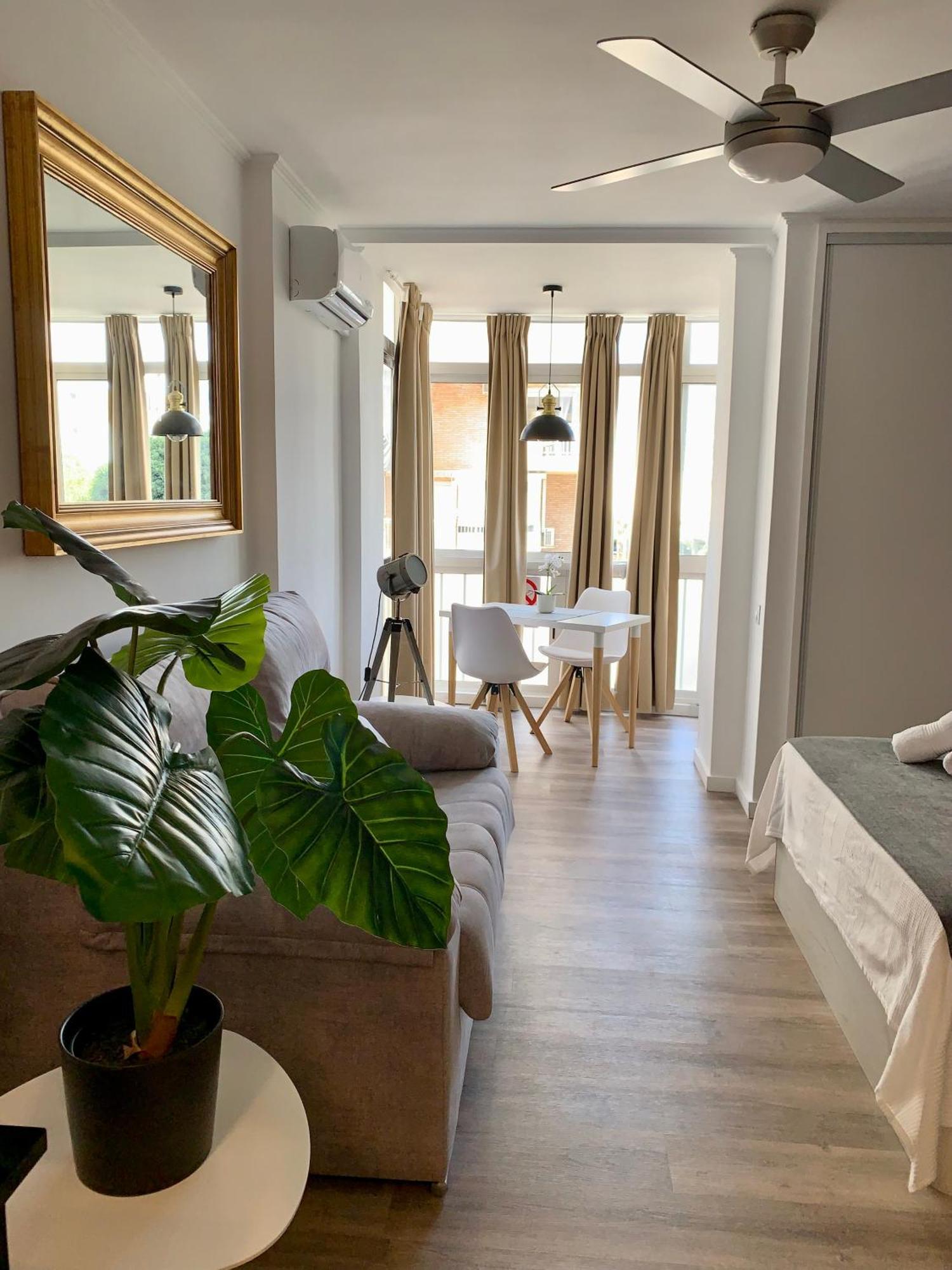 Ar Apartments - Central And Cozy Apartment In Benalmádena Eksteriør bilde